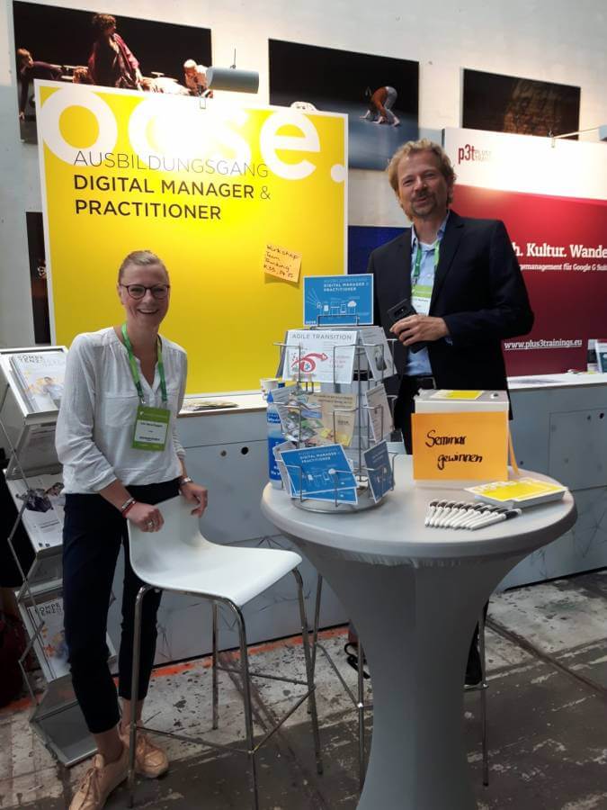 Vereint auf der Solutions 2018 in Hamburg: oose Vorstand Kim Nena Duggen und Tim Weilkiens.